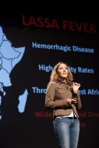 پردیس ثابتی و مبارزه با ابولا